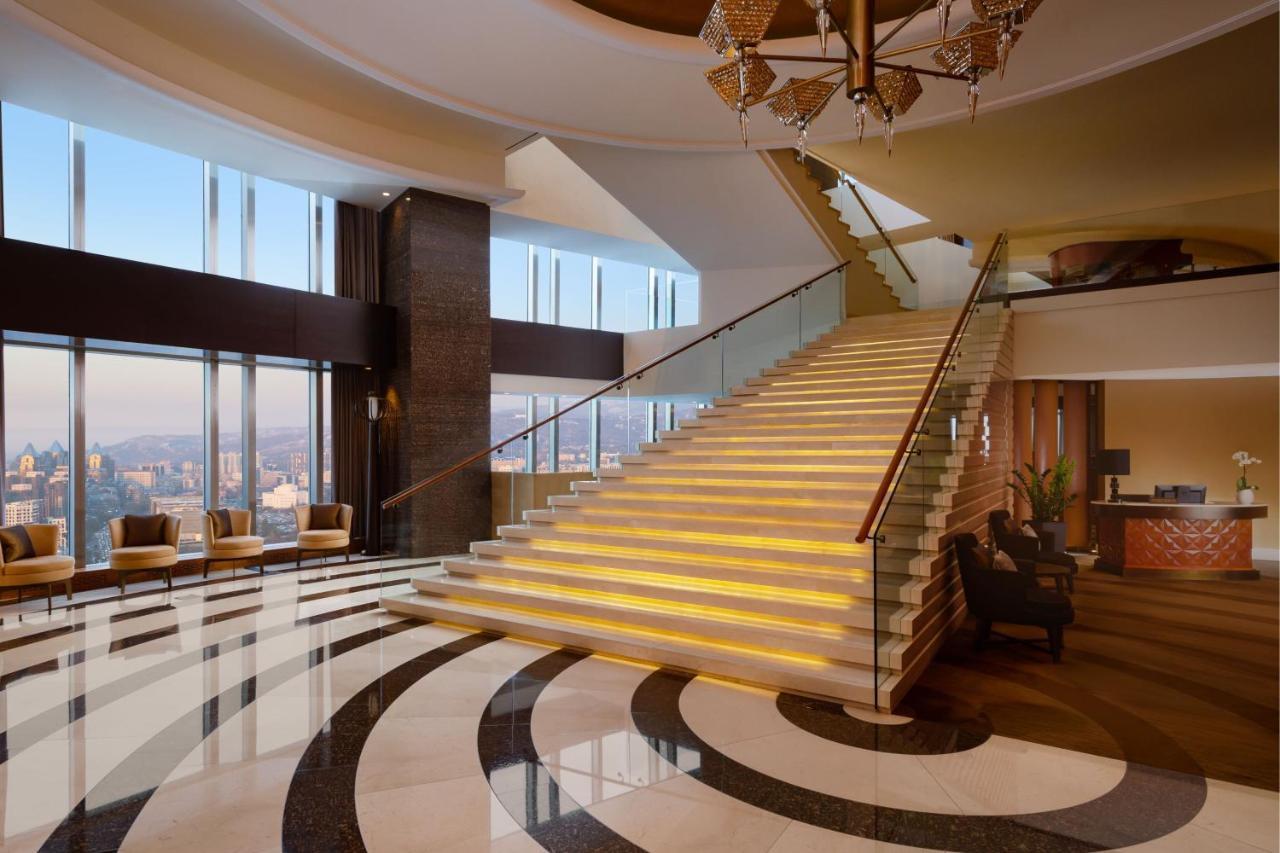 Готель The Ritz-Carlton, Алмати Екстер'єр фото